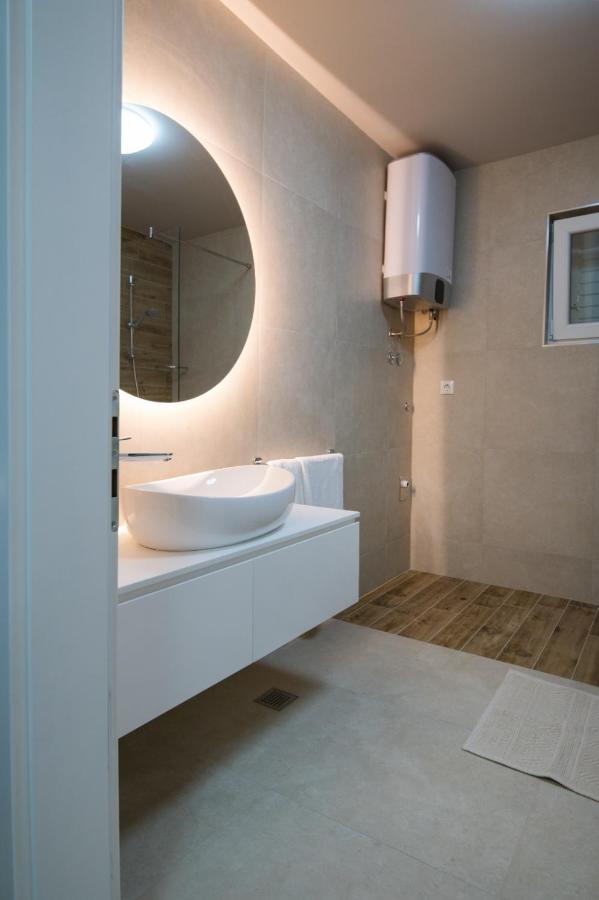 Brand New Aparment With Sea View & Swimming Pool At Ciovo - Villa Fiorentini 特罗吉尔 外观 照片